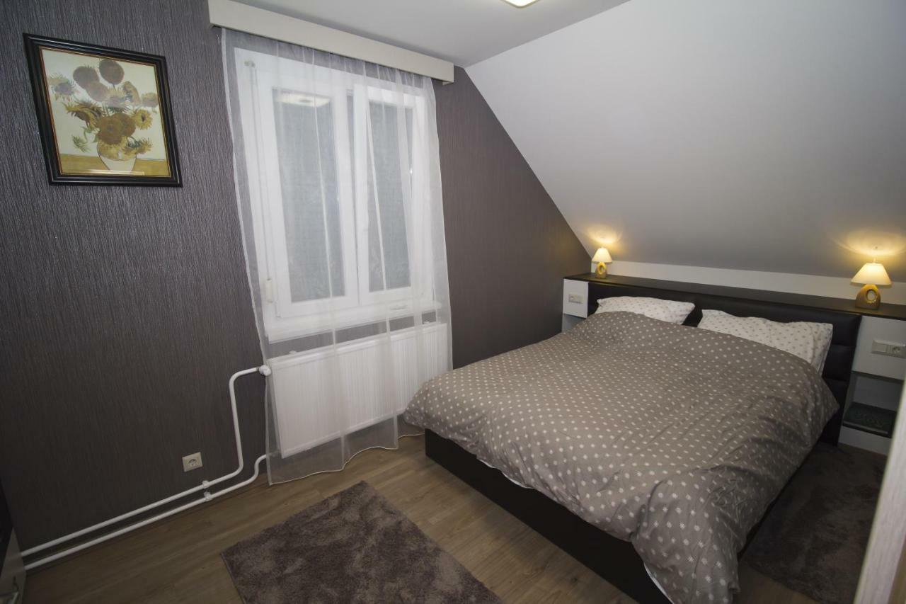 Chez Moi Apartment Debrecen Bagian luar foto